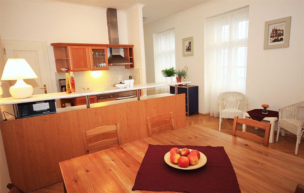 Leo Apartments Old Town Прага Екстериор снимка