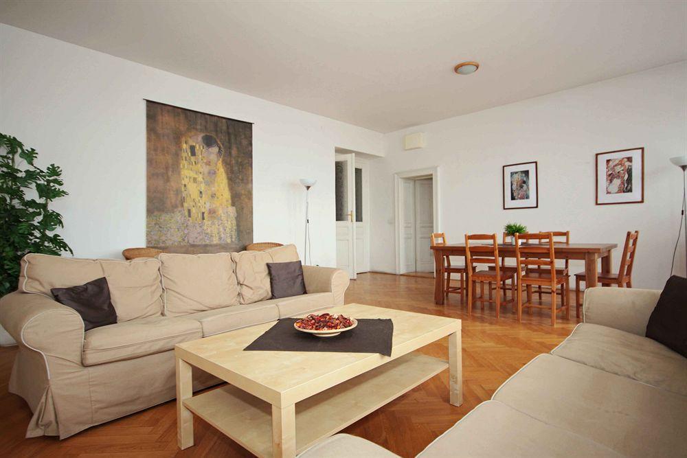Leo Apartments Old Town Прага Екстериор снимка
