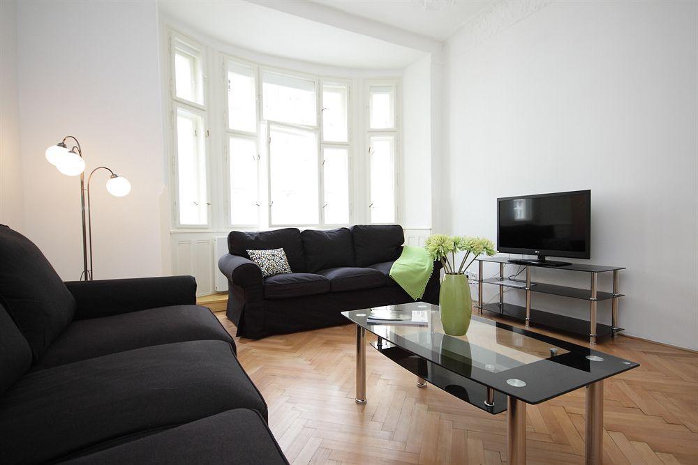 Leo Apartments Old Town Прага Екстериор снимка