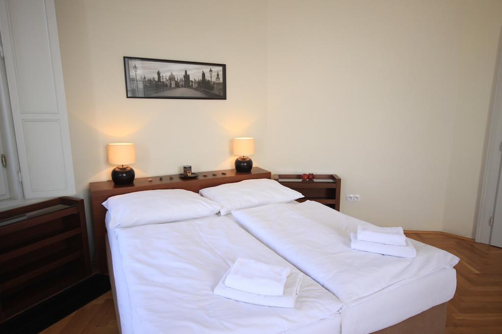 Leo Apartments Old Town Прага Стая снимка