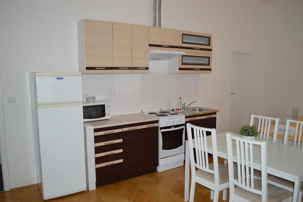 Leo Apartments Old Town Прага Екстериор снимка