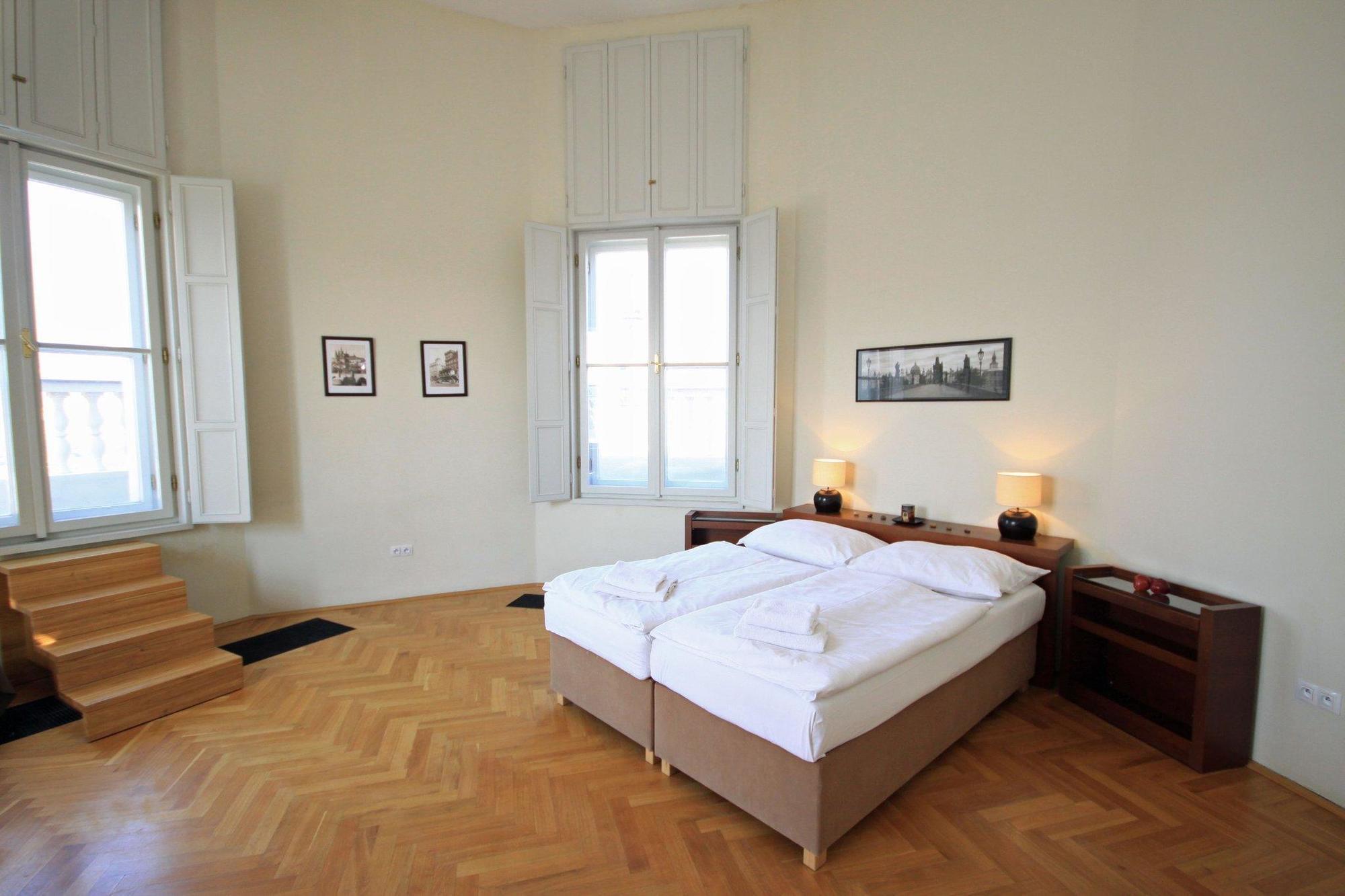 Leo Apartments Old Town Прага Екстериор снимка