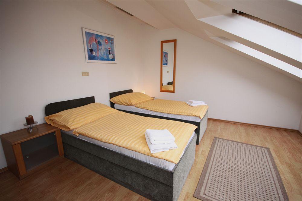 Leo Apartments Old Town Прага Екстериор снимка