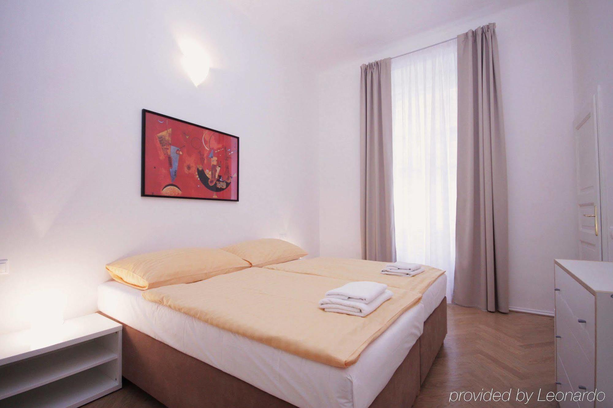 Leo Apartments Old Town Прага Екстериор снимка