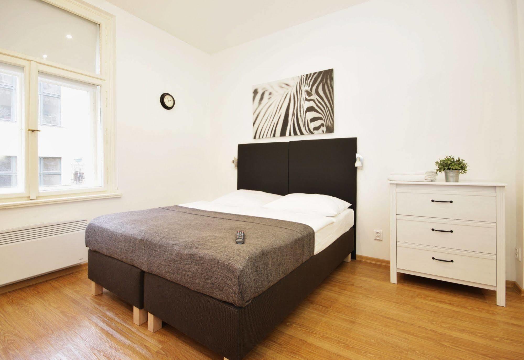 Leo Apartments Old Town Прага Екстериор снимка