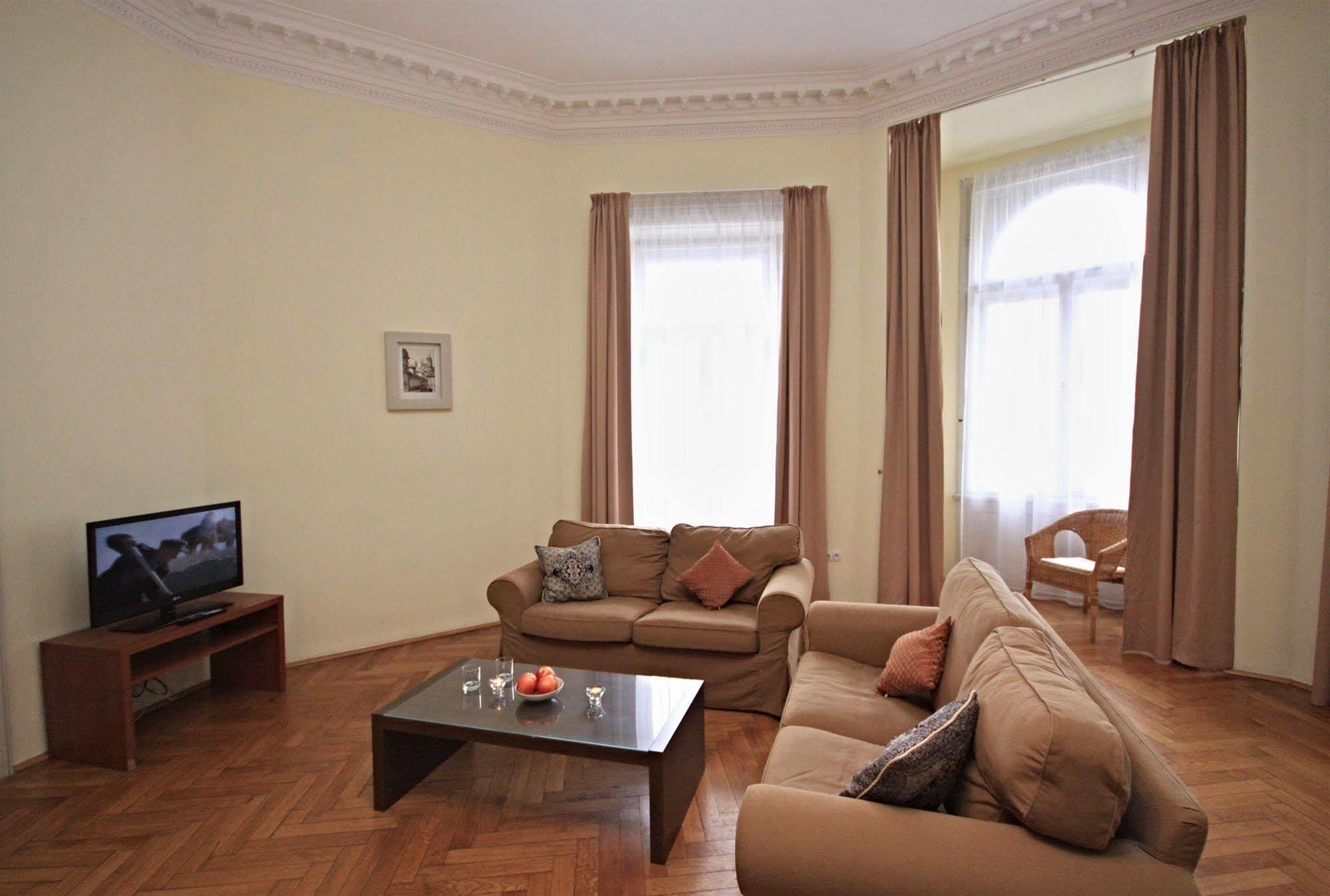 Leo Apartments Old Town Прага Екстериор снимка