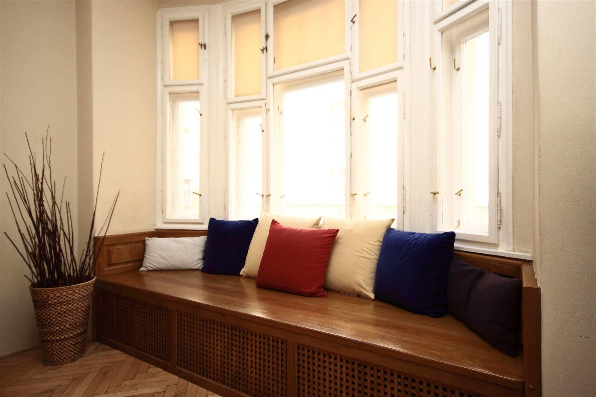 Leo Apartments Old Town Прага Екстериор снимка