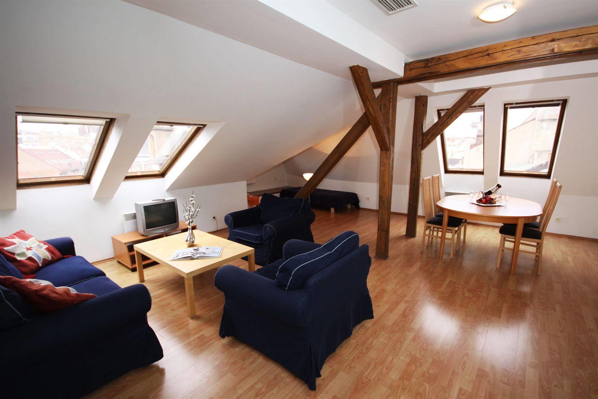 Leo Apartments Old Town Прага Екстериор снимка