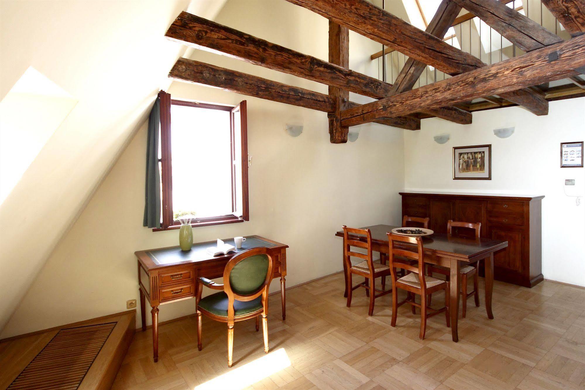 Leo Apartments Old Town Прага Екстериор снимка