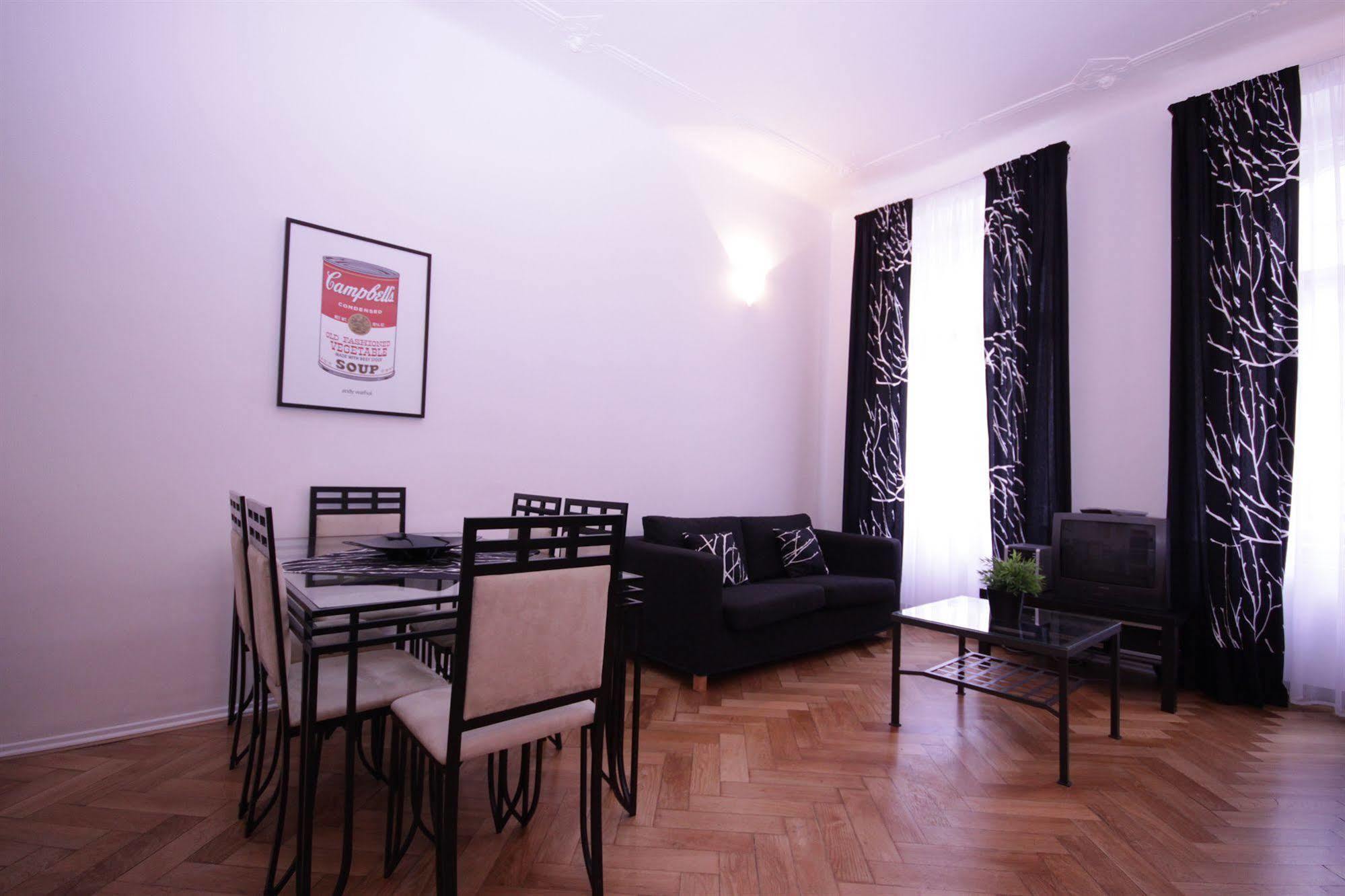 Leo Apartments Old Town Прага Екстериор снимка
