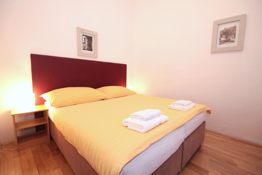 Leo Apartments Old Town Прага Стая снимка